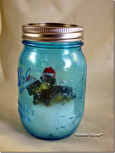 Mason jar Christmas snowglobe