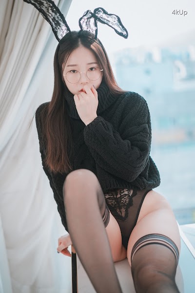 DJAWA Photo – Pia (피아) Loose and Tight Black