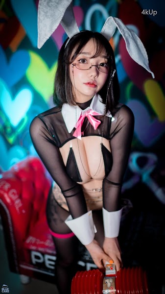 [BLUECAKE] Son Ye-Eun (손예은) Reverse Bunny Girl