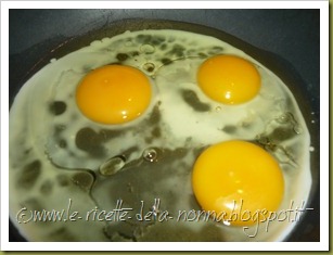 Uova strapazzate con pane ai quattro cereali e cipolline all'aceto balsamico di Modena (1)
