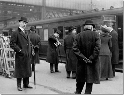 WW Astor and others about to board train