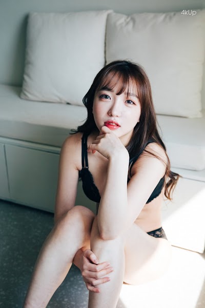 Loozy Maximum Vol.1 – Son Ye-Eun (손예은)