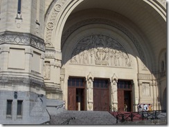2012.07.26-019 portail de la basilique