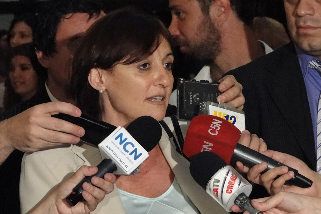 [ALICIA%2520CICILIANI%25204%255B3%255D.jpg]