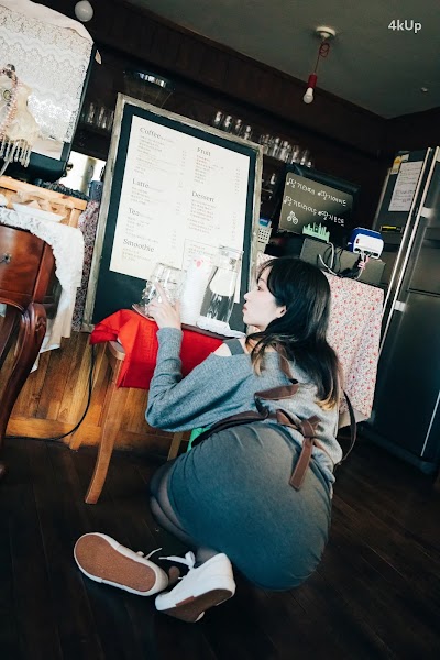 [Loozy] Bambi (밤비) Cafe Alba (Update HQ)