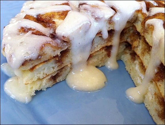 Cinnamon-Roll-Pancakes-9