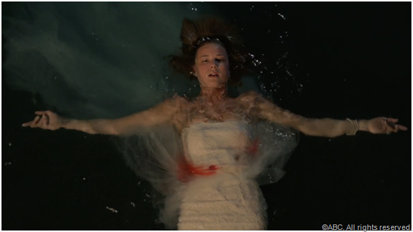 Season three of REVENGE opens with Emily (Emily Van Camp) in mortal danger.