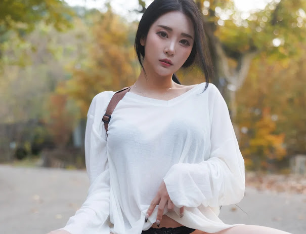 [Bimilstory] Bomi (보미) Vol.36 Outdoor Exposure – Purpose of Hiking