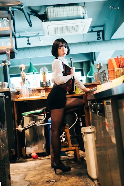 [Loozy] Son Ye-Eun (손예은) Tainted Love Bar