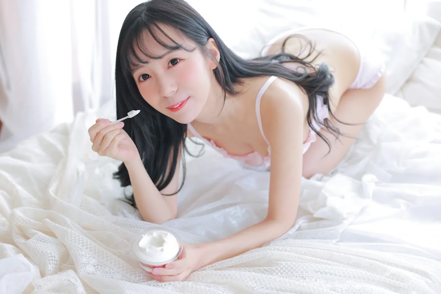 쏘블리 (@leeesovely) Housekeeper 2-1 Photo Set Collection