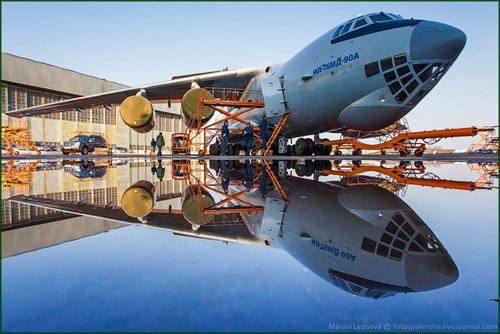 Фотографии тяжелого военно-транспортного самолета Ил-76МД-90А.