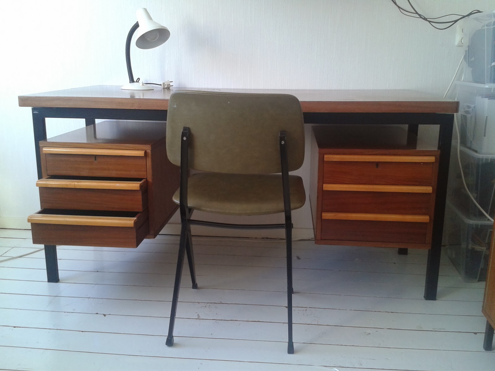 Beste Marko retro bureau jaren 60 (Dutch design desk, writing table) ZQ-18