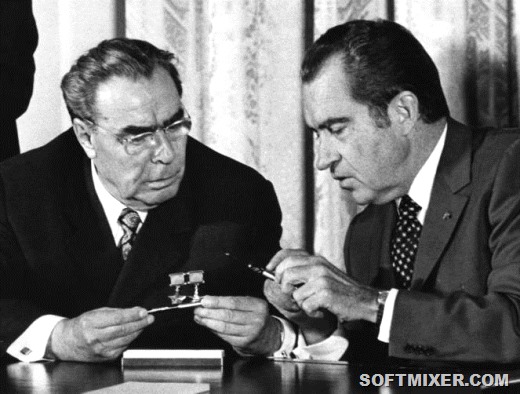 [Brezhnev_and_Nixon_-_-663x502%255B15%255D.jpg]