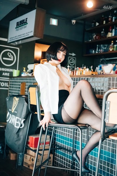 [Loozy] Son Ye-Eun (손예은) Tainted Love Bar