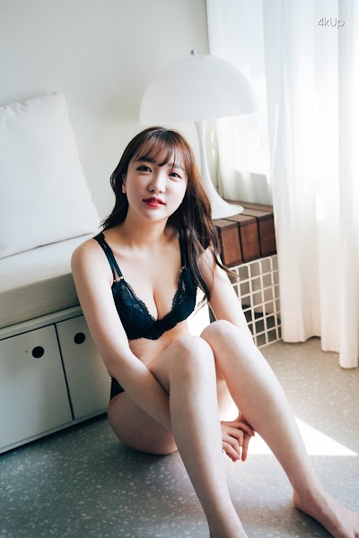 Loozy Maximum Vol.1 – Son Ye-Eun (손예은)