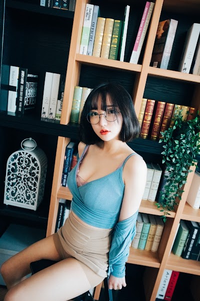 [Loozy] Son Ye-Eun (손예은) Librarian Girl