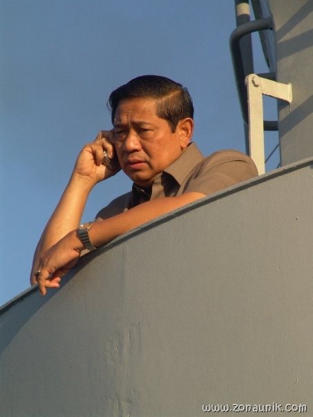 [foto%2520keseharian%2520Presiden%2520Indonesia%2520Susilo%2520Bambang%2520Yudhoyono%2520%25285%2529%255B3%255D.jpg]