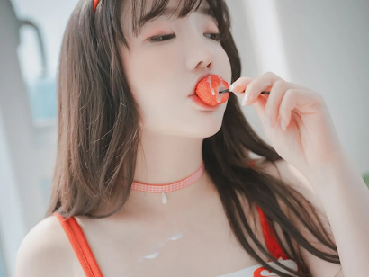 DJAWA Photo – Son Ye-Eun (손예은) Strawbeery Girl Uncensored