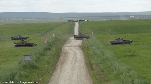 Фотографии военных учений на полигоне "Цугол"