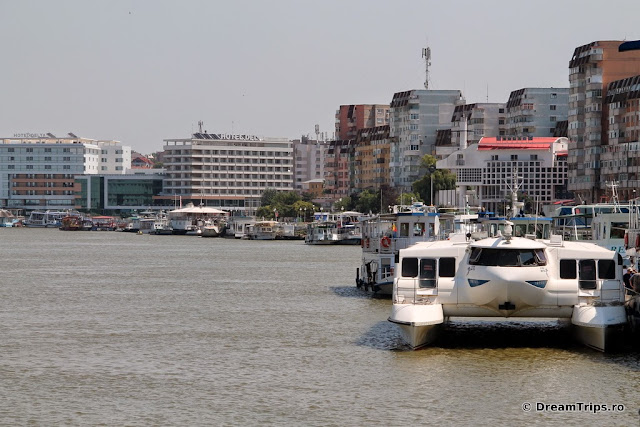 Tulcea port Delta Dunarii 5076.JPG