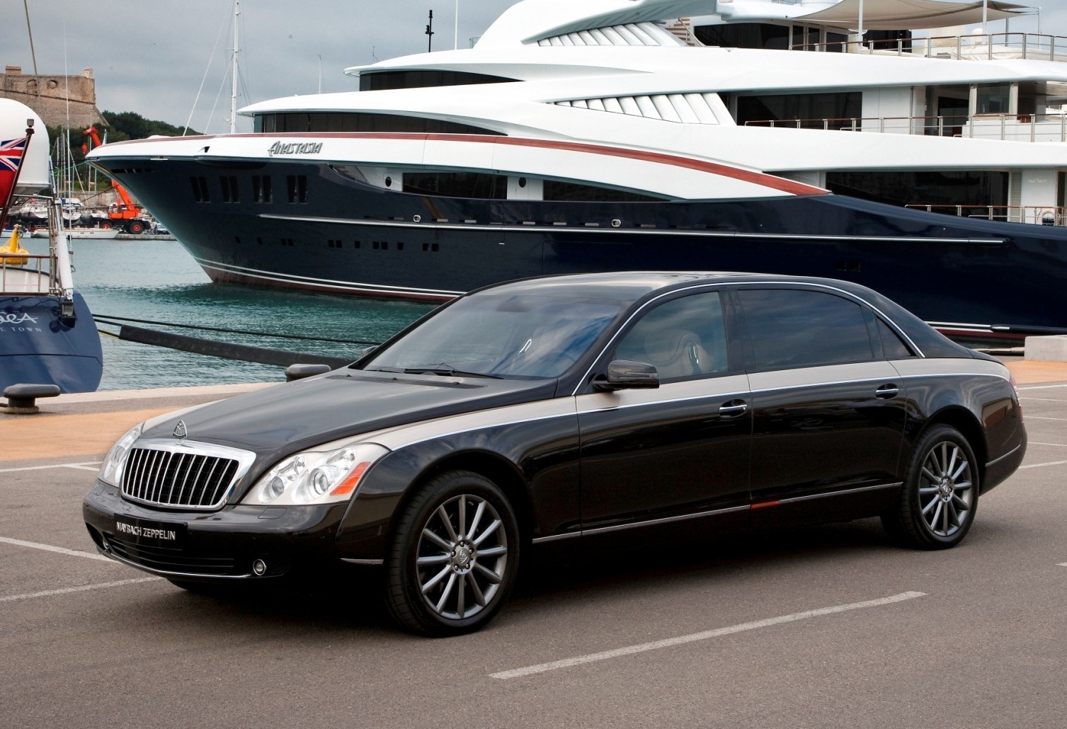 [autowp.ru_maybach_62__zeppelin__4%255B3%255D.jpg]