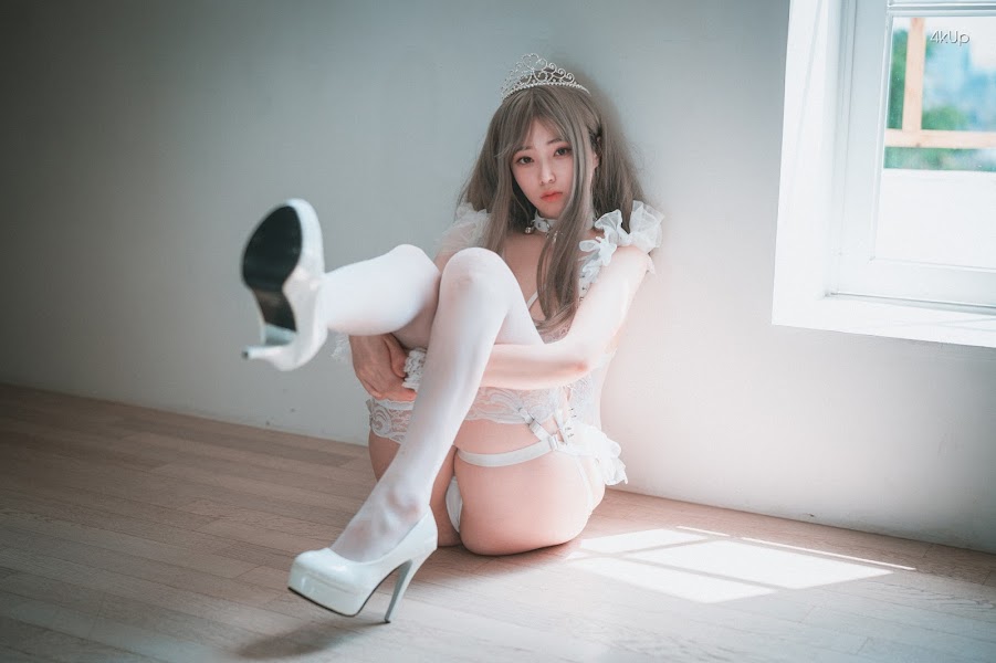DJAWA Photo – Bambi (밤비) – “Reine de Blanc”