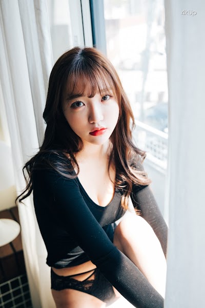 Loozy Maximum Vol.1 – Son Ye-Eun (손예은)