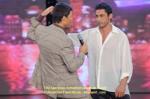 Tito Speranza rechaza el saludo de Tinelli.JPG