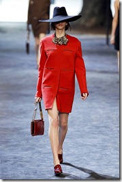 LANVIN-FALL-2011-RTW-PODIUM-007_runway