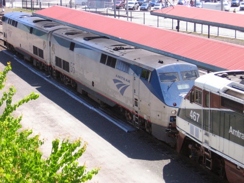 [IMG_6052-Amtrak-P42DC-55-at-Union-St.jpg]
