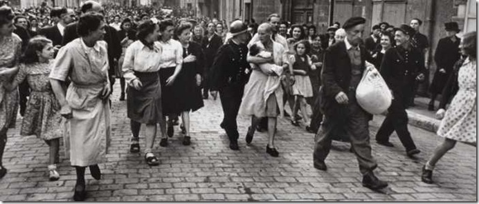 robert capa epuration chartres-august-18-1944