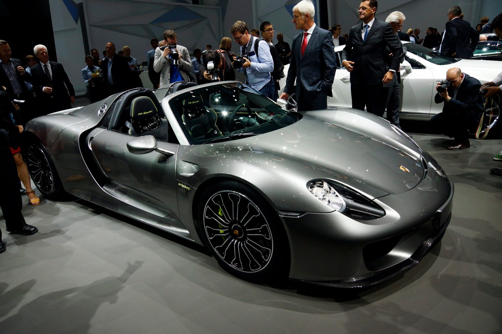 [VW-Group-Night-Event-41%255B2%255D.jpg]