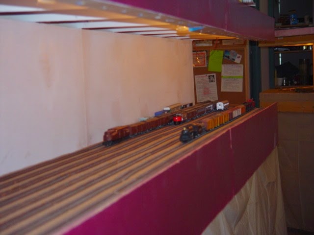 [CC-Building%2520Layout%252033%2520-%2520Trains%2520in%2520Staging%255B3%255D.jpg]