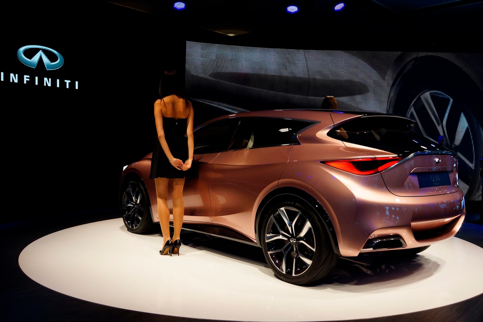 [Infiniti-Q30-Concept-8%255B2%255D.jpg]