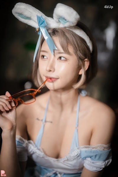 [PINK] U.Hwa (은유화) Secret Present No.02