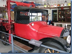 0908 Alberta Calgary - Heritage Park Historical Village - Gasoline Alley Museum - 1915 Cadillac Tow Truck