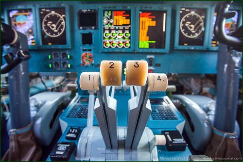 Фотографии тяжелого военно-транспортного самолета Ил-76МД-90А.