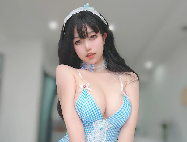 Coser@女主K 蓝色泳装女仆