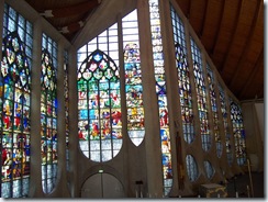 2011.07.08-008 vitraux de l'église Ste-Jeanne d'Arc
