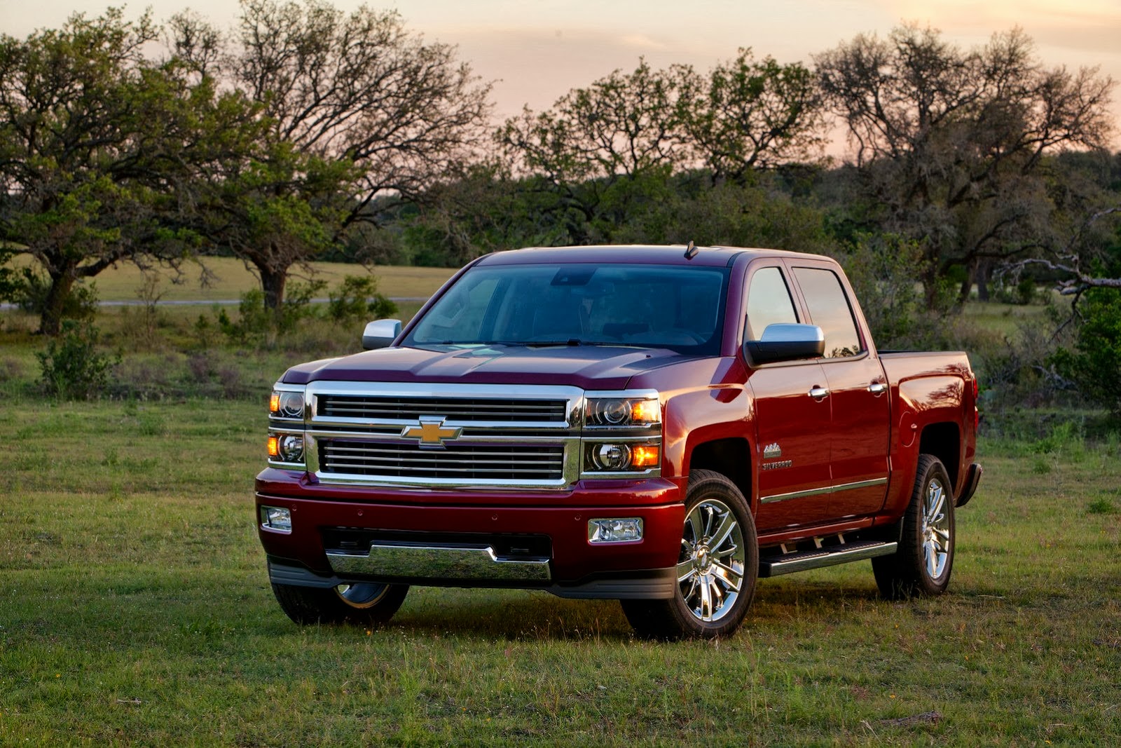 [2014-Chevrolet-Silverado-High-Country-12%255B2%255D.jpg]