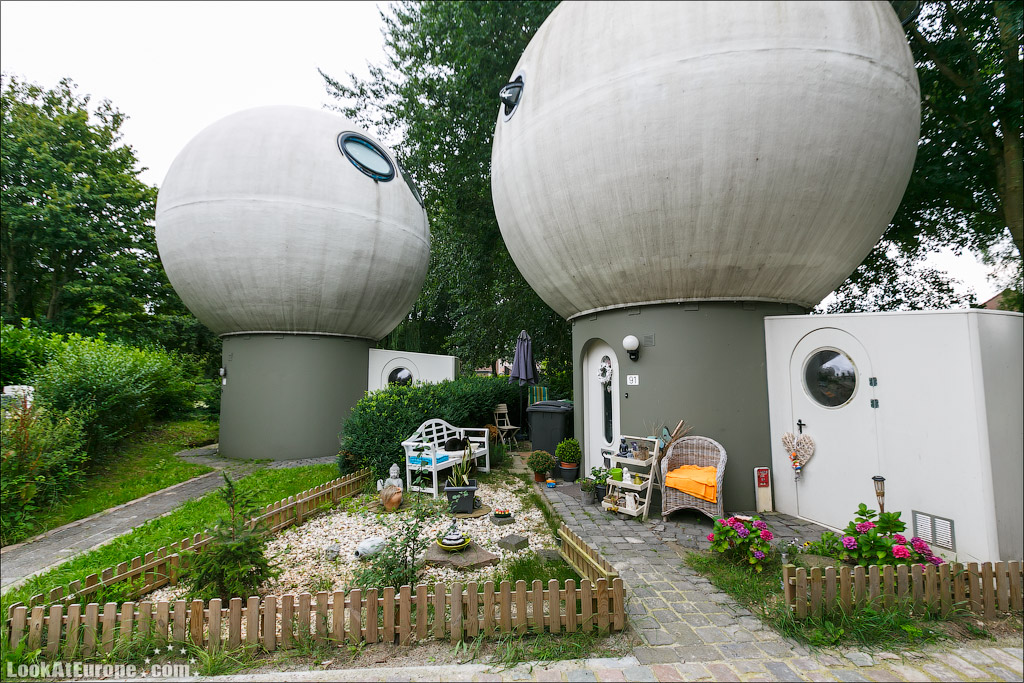 LookAtEurope.com - Фотогалоп по Европе. Чехия, Германия, Голландия.  Дома шары в голландском городе Хертогенбош | Holland, Bolwoningen Houses of Hertogenbosch