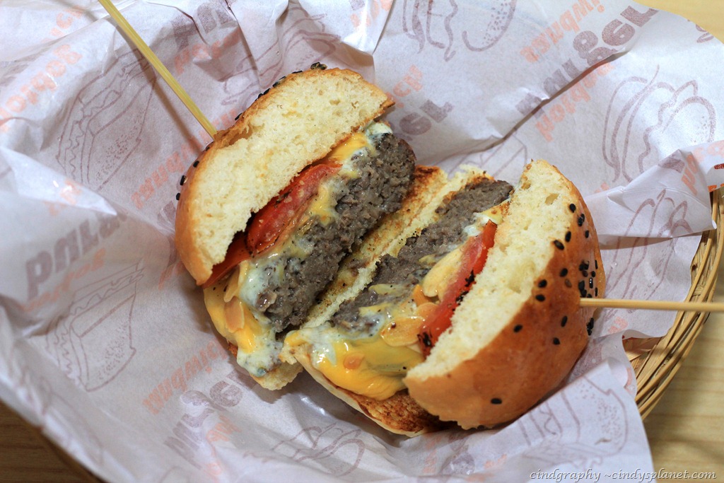[Burger-Junkyard133.jpg.webp]