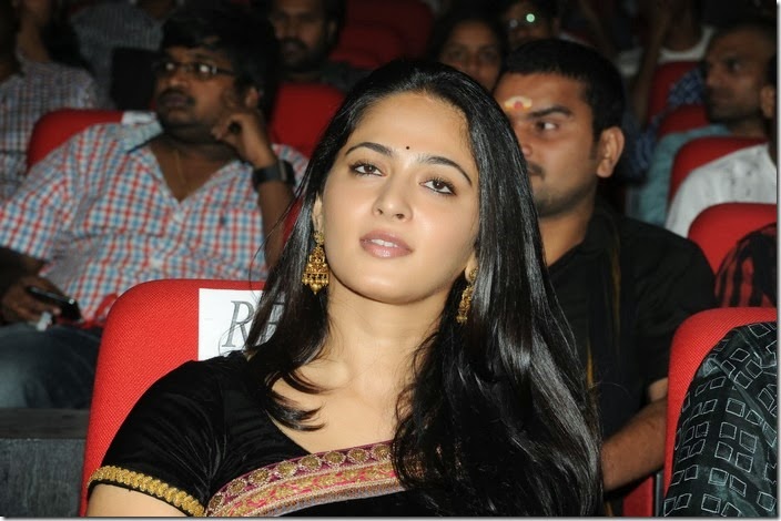 Anushka_shetty at varna audio release function (4)