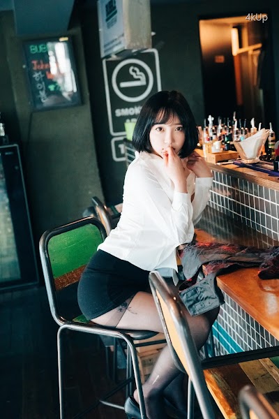 [Loozy] Son Ye-Eun (손예은) Tainted Love Bar