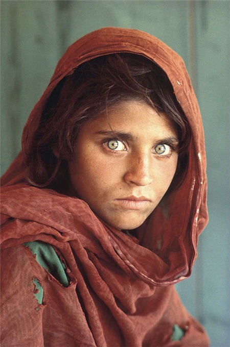 [green-eye-afghan-girl-national-geographic%255B3%255D.jpg]