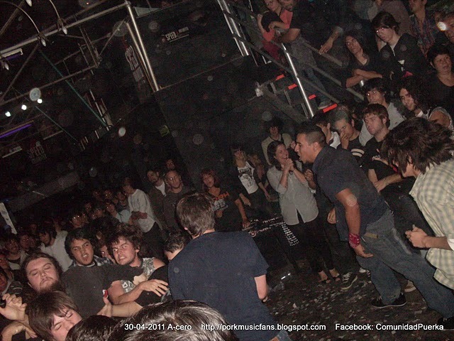 [A-cero%252030-04-2011%2520Show%2520%252825%2529%255B2%255D.jpg]