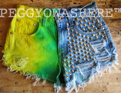 Ideias para customizar short jeans para Copa do Mundo Brasil - tingimento verde e amarelo e tachinhas