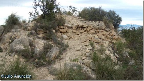 Restos de la torre del poblado prehistórico de la Serra Grossa - Alicante