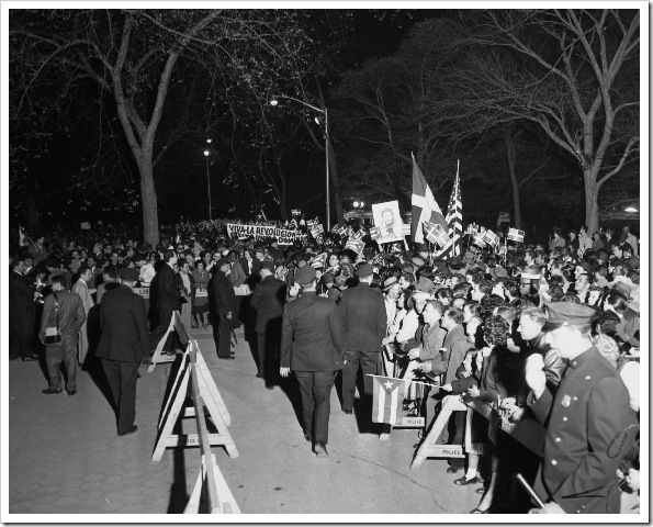 fidel-castro-visits-central-park-1959