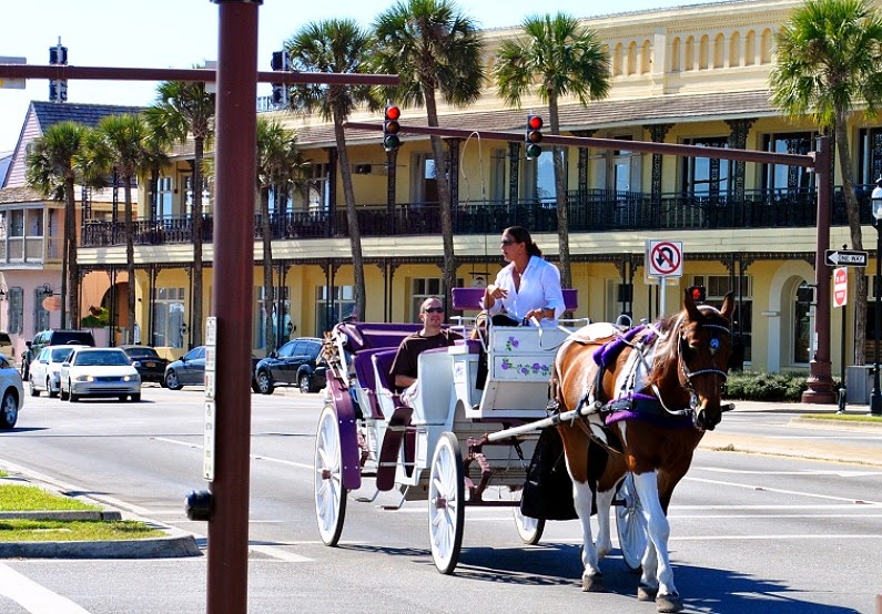 [05d---Bridge-of-Lions---Horse-Drawn-%255B1%255D.jpg]